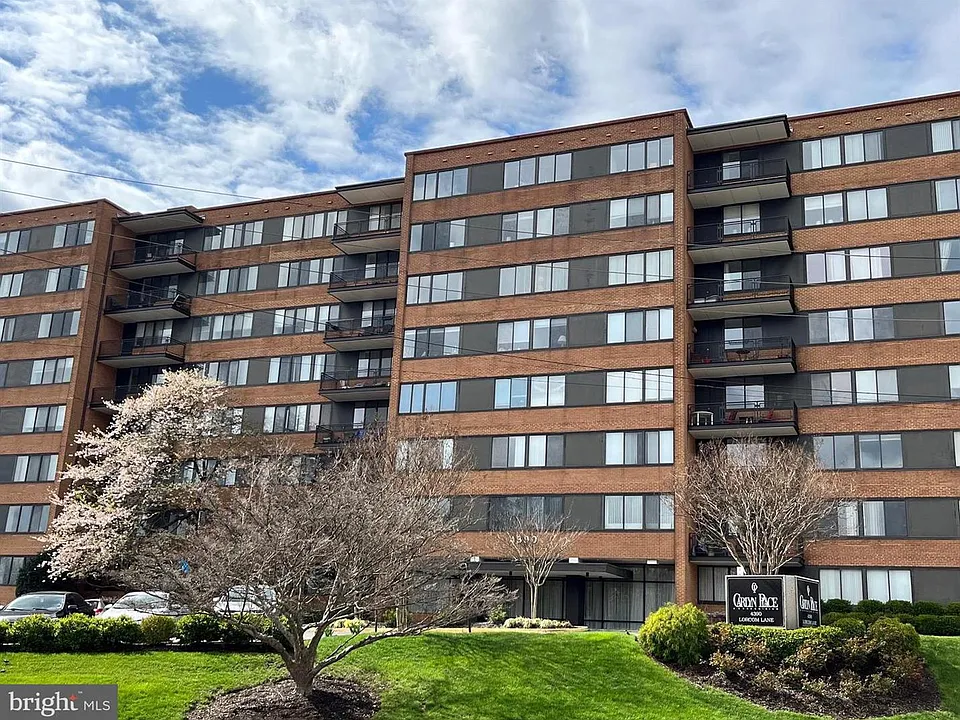 4390 Lorcom Ln #810
