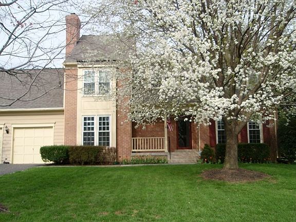 Elegant colonial