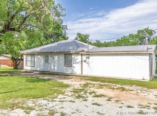 604 N West St, Konawa, OK 74849