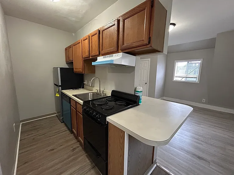16 Lincoln St #3-5 — Photo 2