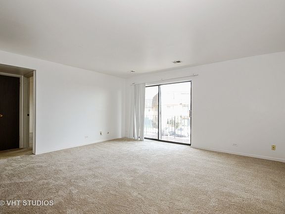 2nd image of 4925 W 109th St APT 203