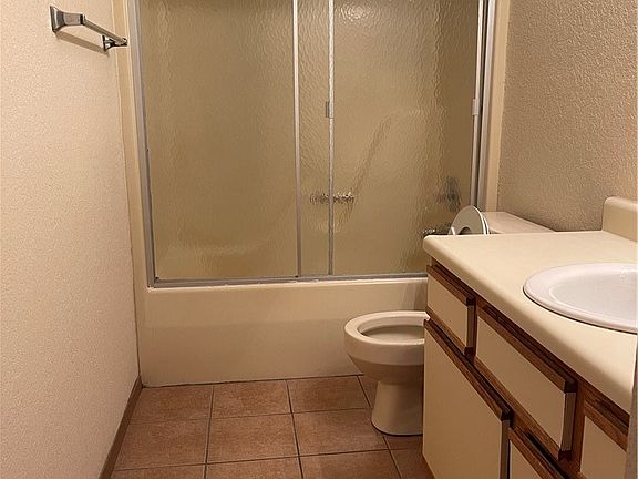 2nd image of 818 E Audrey Ln