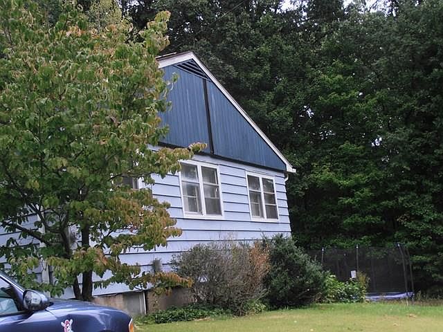 2nd image of 204 Oak Rd