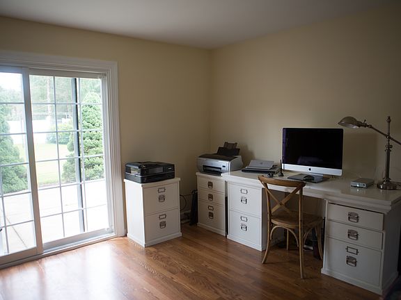 Family Room 23.7x15.7
