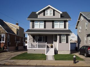 527 Beach 134th St, Belle Harbor, NY 11694