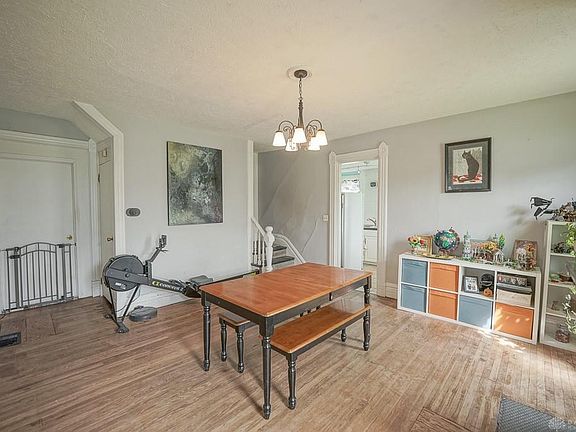 3rd image of 404 N 4th St