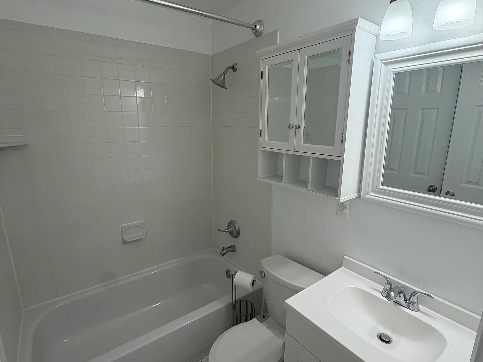 2 bed, 1100 sqft, $3,600 — Photo 3