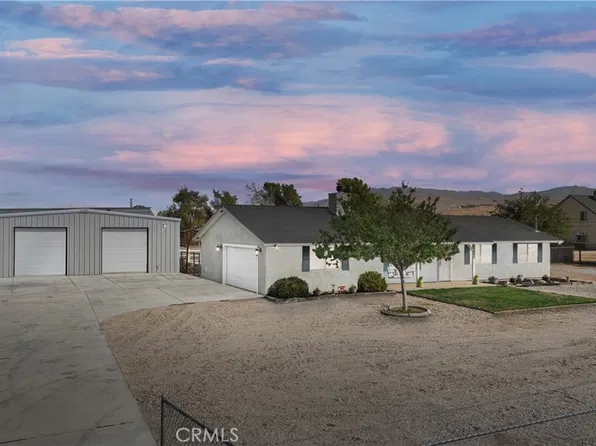 10661 Blackfoot Rd, Apple Valley, CA 92308
