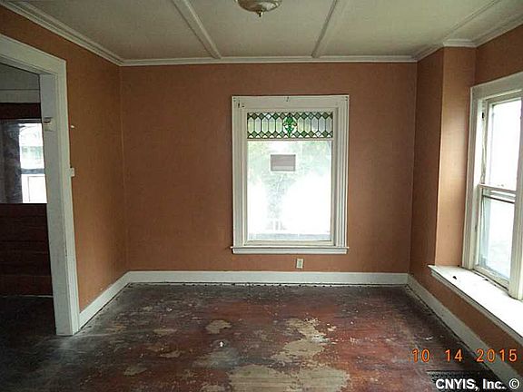 4th image of 2703 Midland Ave