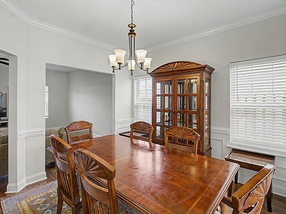 2nd image of 157 Hamlet Ct