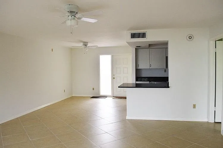 2283 NW 22nd Ave #104 — Photo 4
