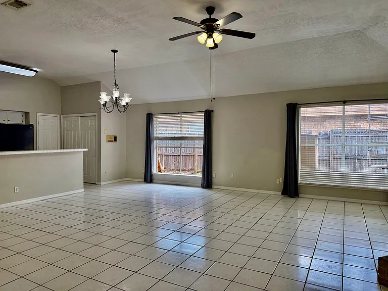 1021 Vannessa Dr — Photo 9
