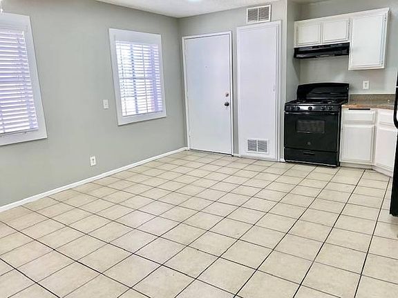 3rd image of 121 S Avenue 52 APT C
