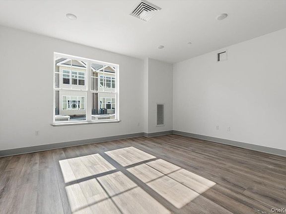 4th image of 75 Forester Ave #117