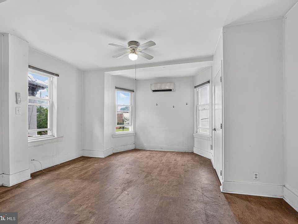 1st image of 129 W Susquehanna Ave APT 2R