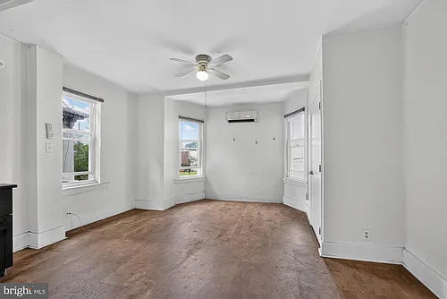 129 W Susquehanna Ave Photo 1