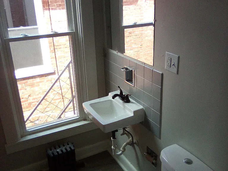 117 N 13th St #4 — Photo 10