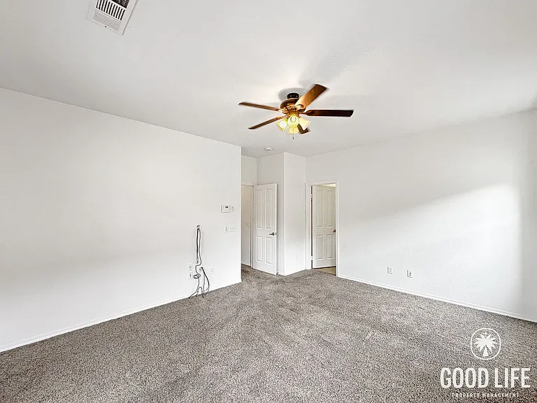 425 S Meadowbrook Dr S #133 — Photo 17