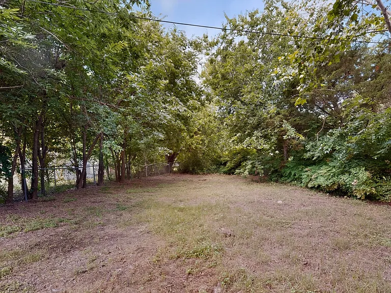 1016 Sproles Dr — Photo 46