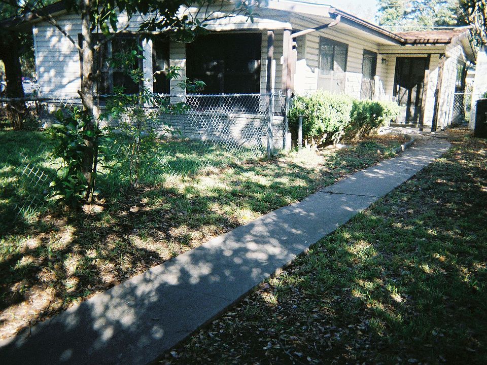 2nd image of 103 Antrim Dr