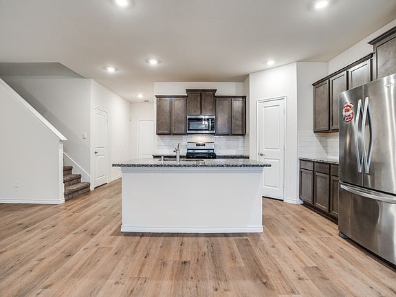 4th image of 1509 Blossom Court Dr