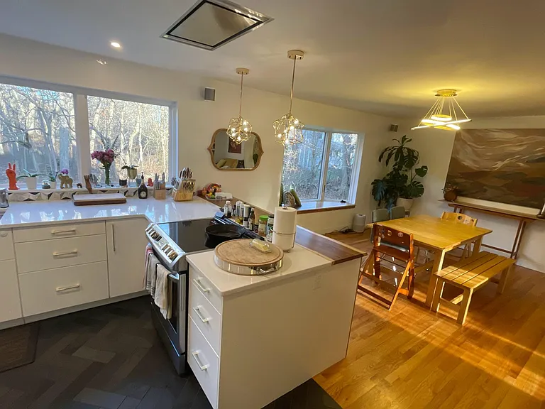 140 Adirondack Dr — Photo 4