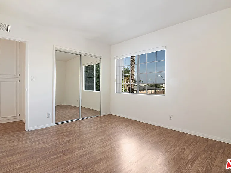 1937 S Bedford St #4 — Photo 10