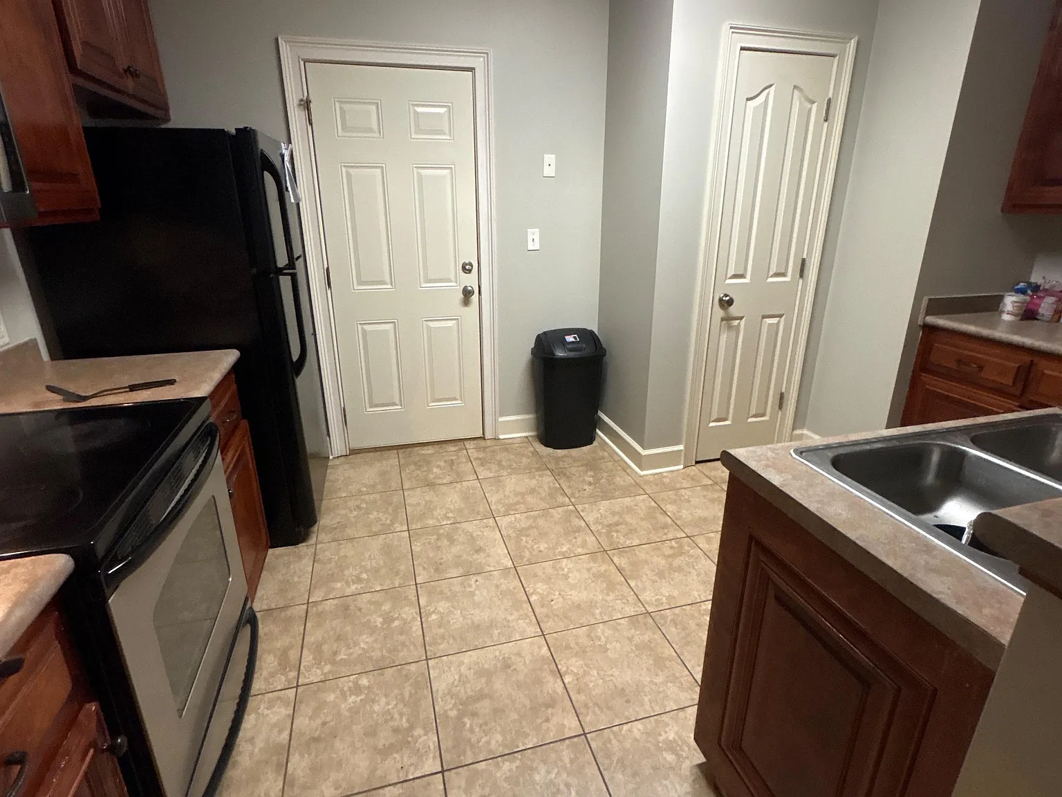4 bed, 2.5 bath, 2000 sqft, $819 — Photo 3