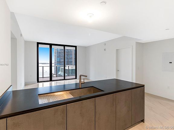4th image of 1010 Brickell Ave Unit 2802