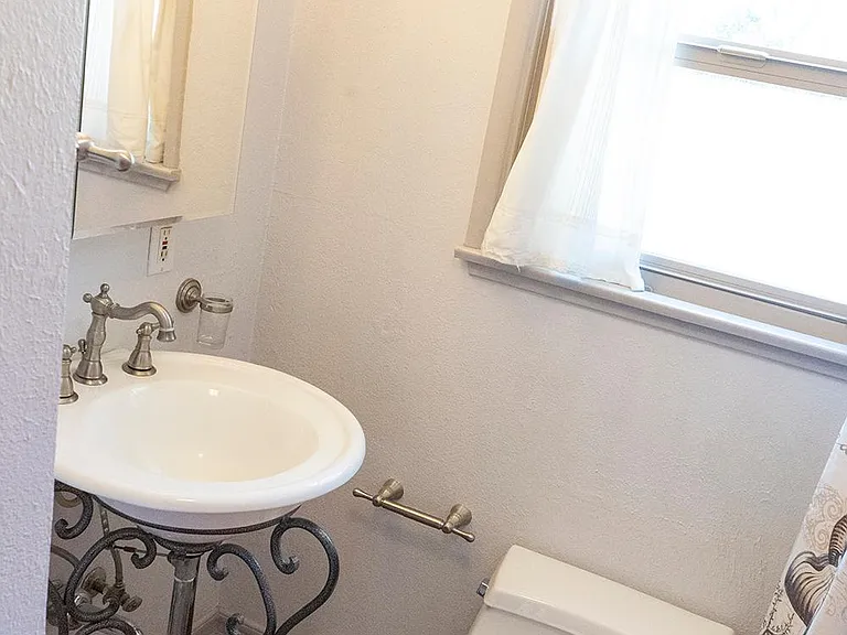 22211 Buena Ventura St — Photo 13