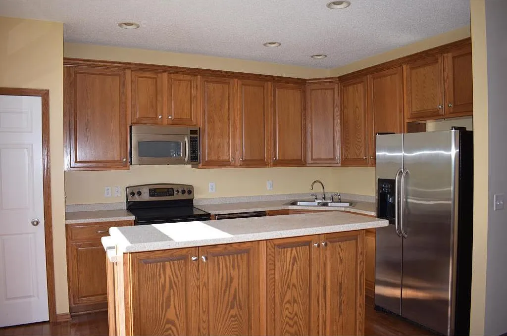 3 bed, 2.5 bath, 2169 sqft, $2,700 — Photo 4