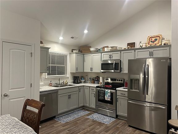 2nd image of 505 Blue Ridge Ave