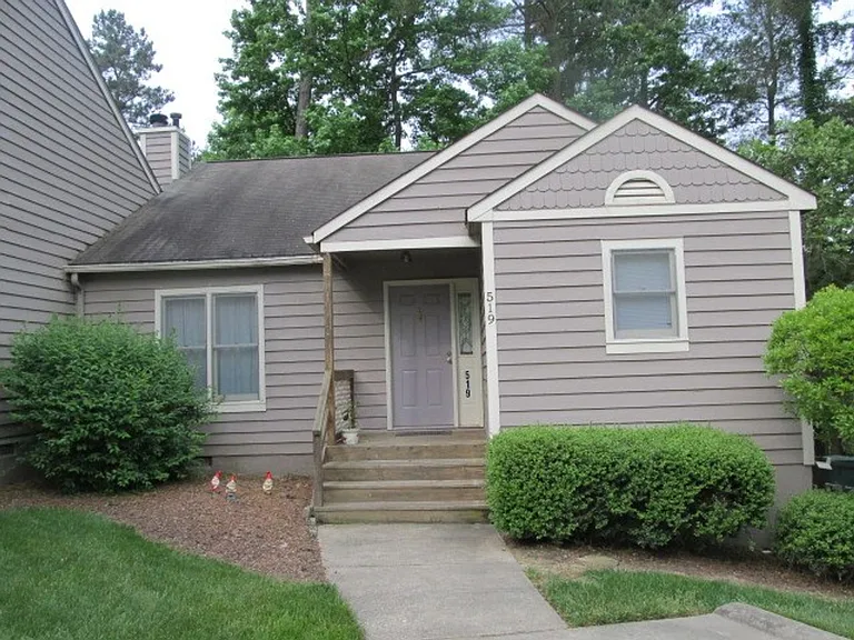 519 Woodwinds Dr — Photo 1