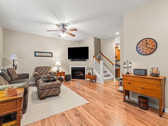 4th image of 201 Towne Square Park Unit 1107