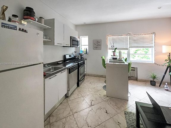 2nd image of 500 14th St APT 203