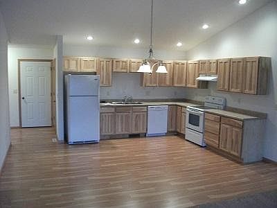 2nd image of 5594 165th St E