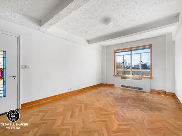 140 Riverside Drive image 15 of 18