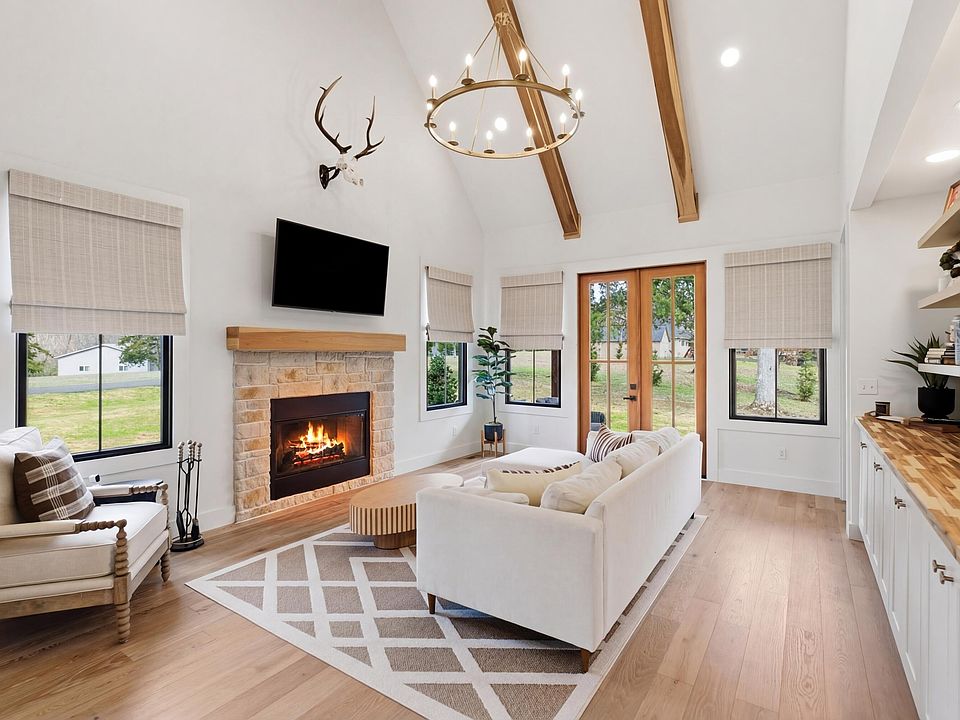 1st image of 255 Lantern Way