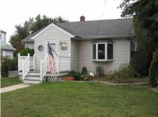 24 Willow St, Port Monmouth, NJ 07758
