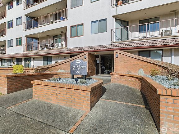 2nd image of 909 N I Street #205