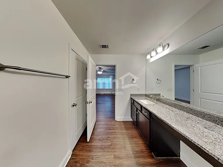 5020 Hudson Valley Dr — Photo 17