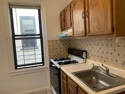 2nd image of 34-18 28th St #2R