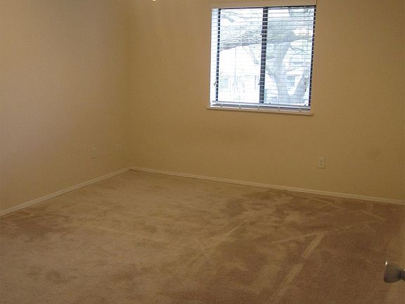 3rd image of 184 Riverbend Dr Unit 103