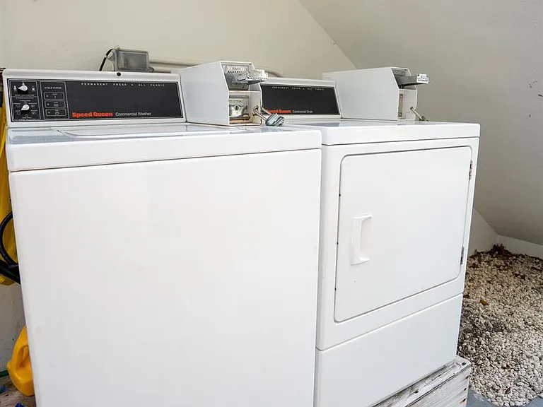 8330 Byron Ave #7 — Photo 4