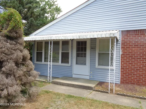 14 A Wintergreen Lane, Whiting, NJ 08759