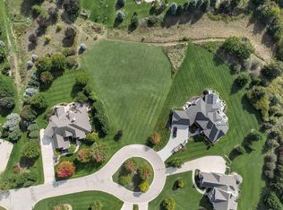 2185 Coachmen Ct, City Of Delafield, WI 53018