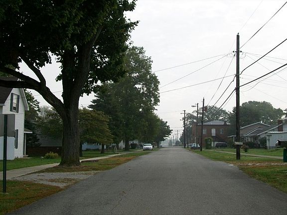 5th image of 39 W Oak St