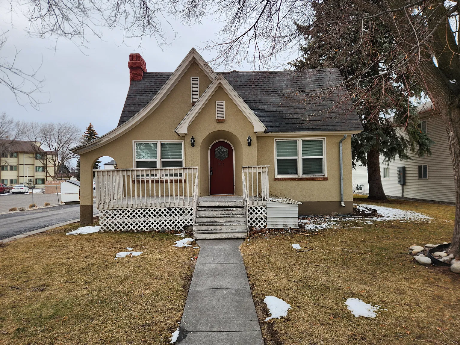 3 bed, 1.0 bath, $1,200 — Photo 1