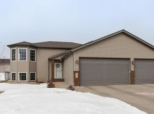4447 48th St S, Fargo, ND 58104