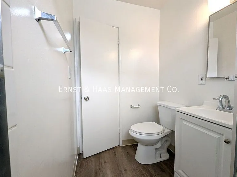 1006 E 32nd St #D — Photo 7